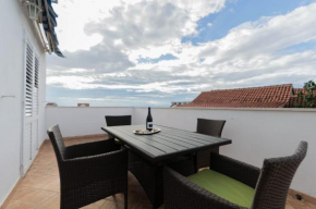 Apartment with terrace & private parking
